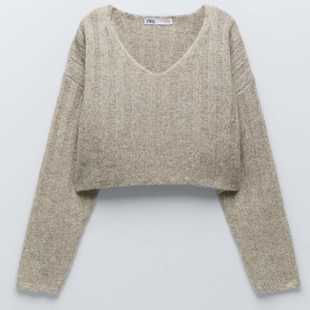 Zara Wool Blend Ribbed V-Neck Sweater Cream Cropped Knit Cozy Size M